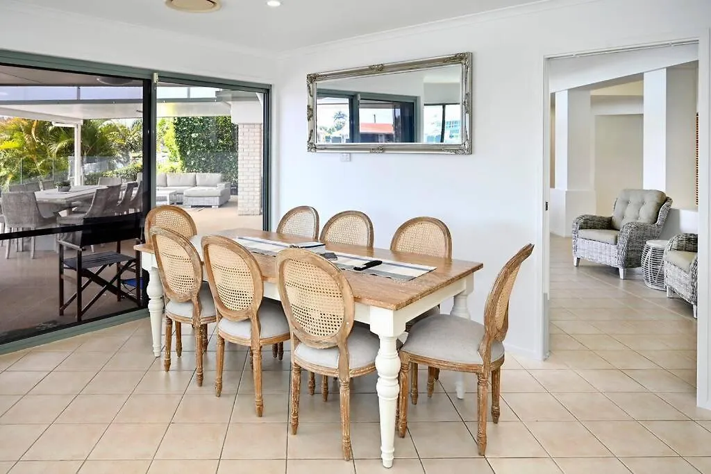 Sunshine Coast Dream Getaway Villa Pelican Waters Australia